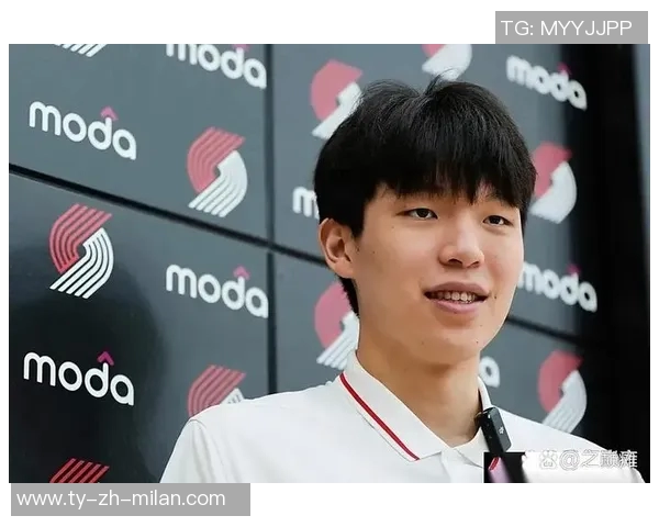 开拓者前线记者小傅期待小杨在篮球场上展现真实自我的那一天